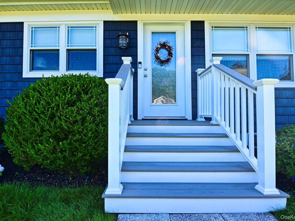 14 Kathy Street, Hampton Bays, NY 11946