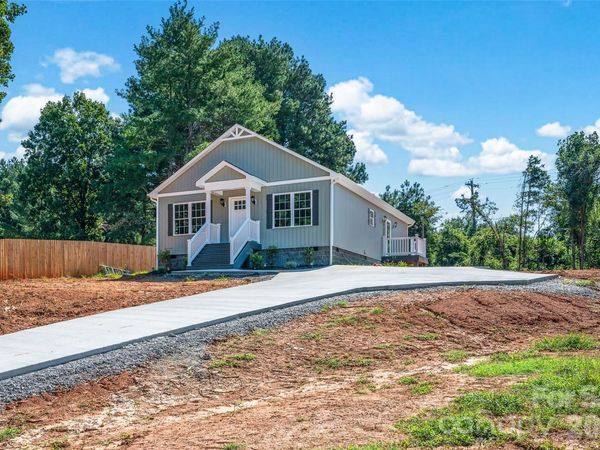405 Falls Avenue , Granite Falls, NC 28630