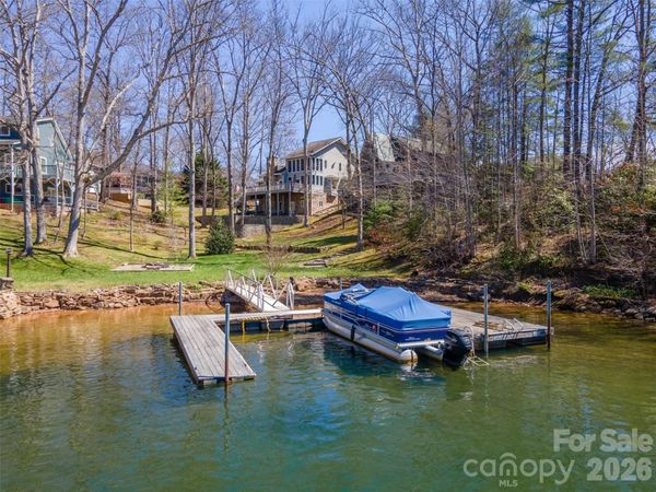 82 Avisco Road , Robbinsville, NC 28771