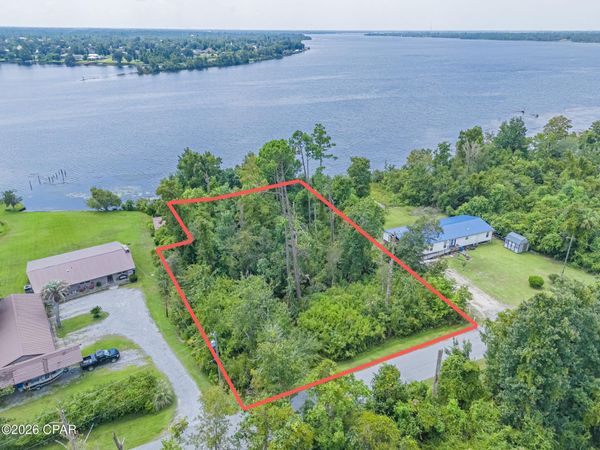 4912 Bay Avenue , Youngstown, FL 32466