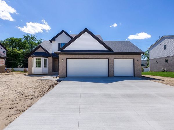 20209 Sunset Street, Livonia, MI 48152
