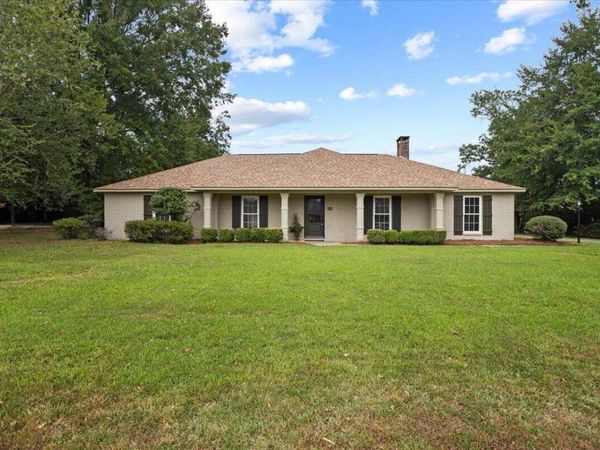 111 Greenwood Pl, Hattiesburg, MS 39402