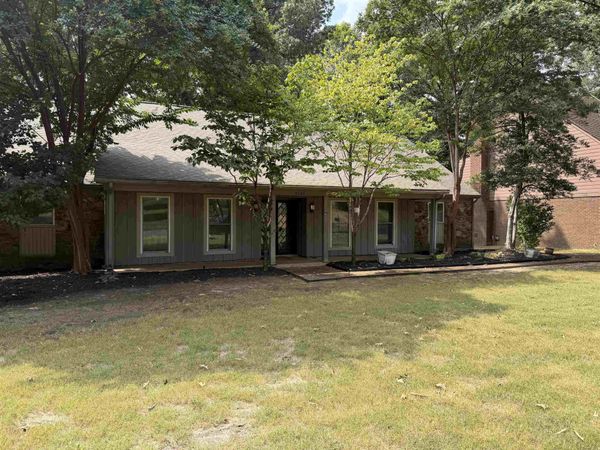 5701 ASHLEY SQ, Memphis, TN 38120