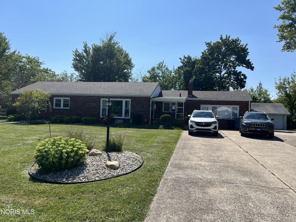 35 N Norden Road, Oregon, OH 43616