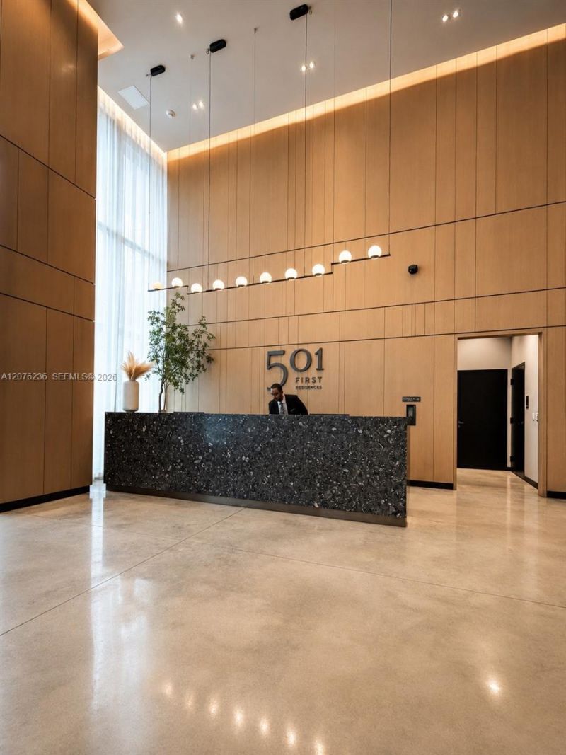 121 NE 5th St, Unit 3712, Miami, FL 33132 Photo