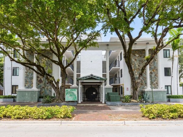 3240 Mary St , Unit S308, Miami, FL 33133