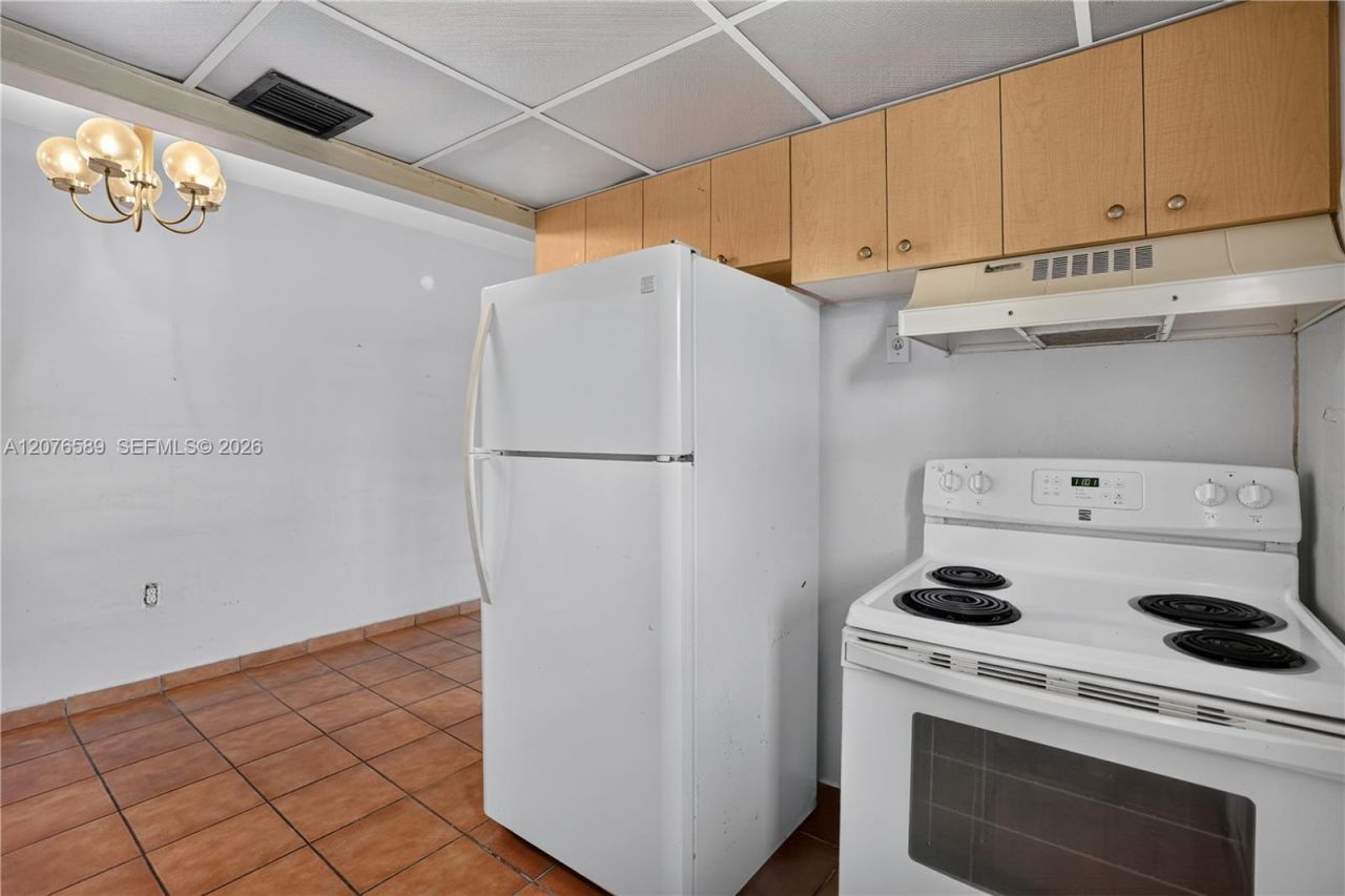 3240 Mary St, Unit S308, Miami, FL 33133 Photo