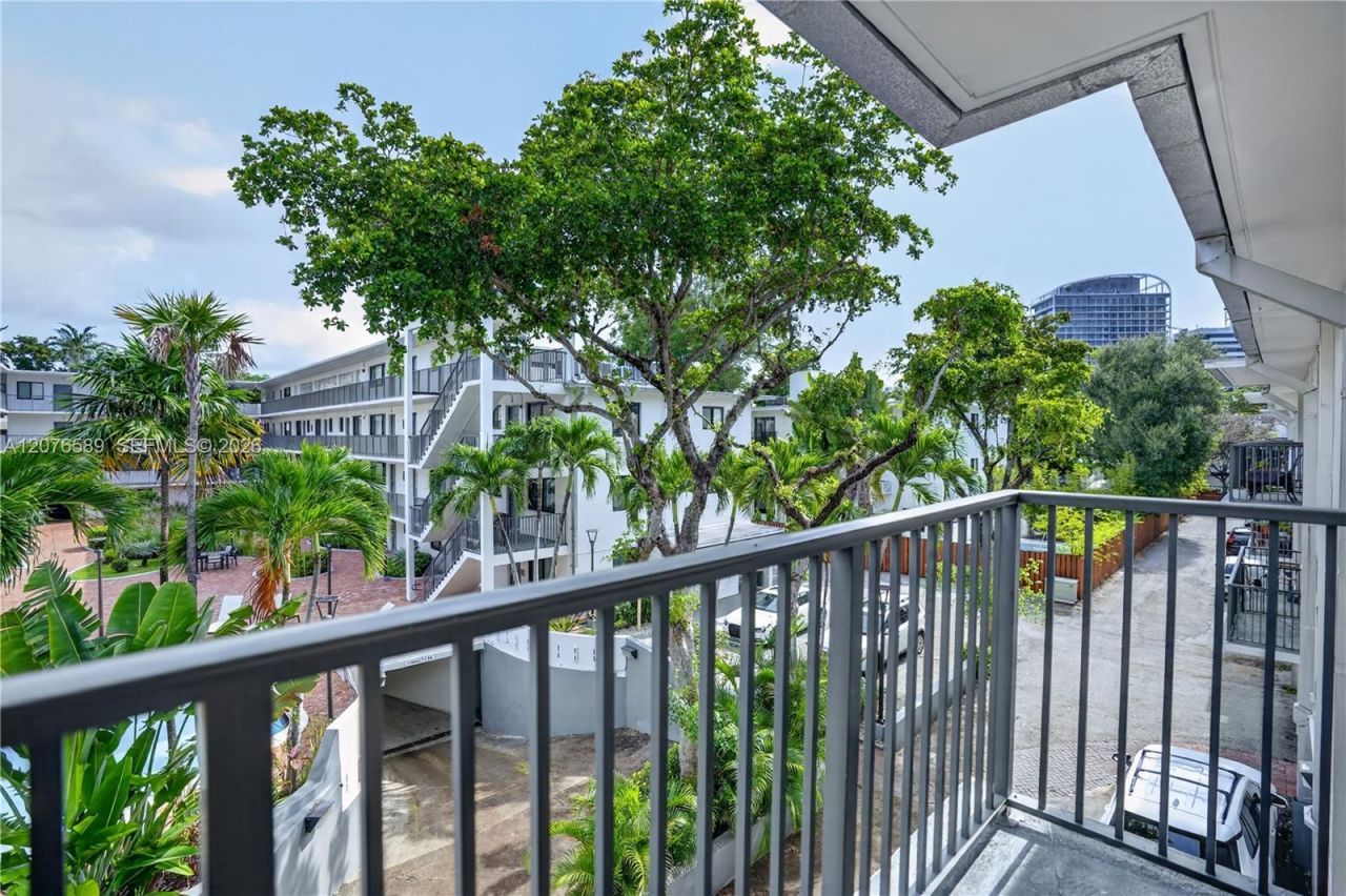 3240 Mary St, Unit S308, Miami, FL 33133 Photo