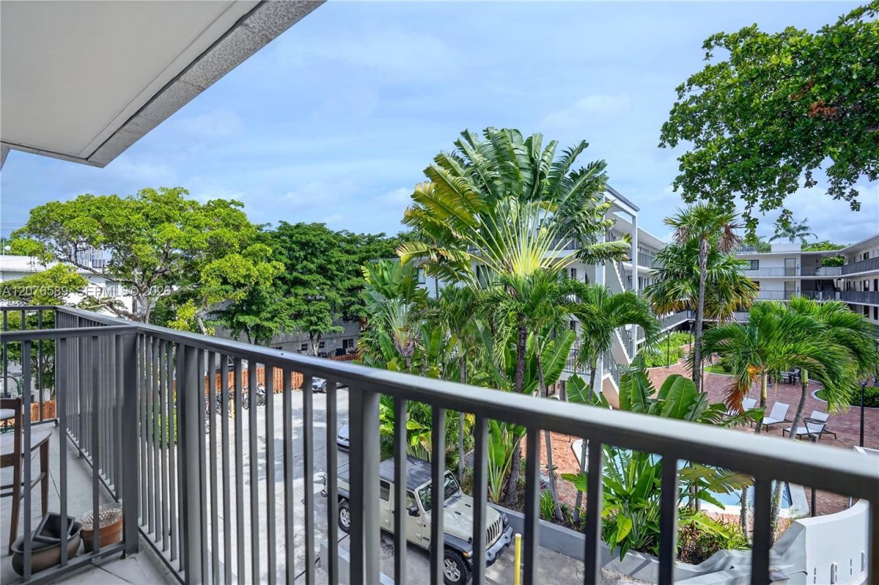 3240 Mary St, Unit S308, Miami, FL 33133 Photo