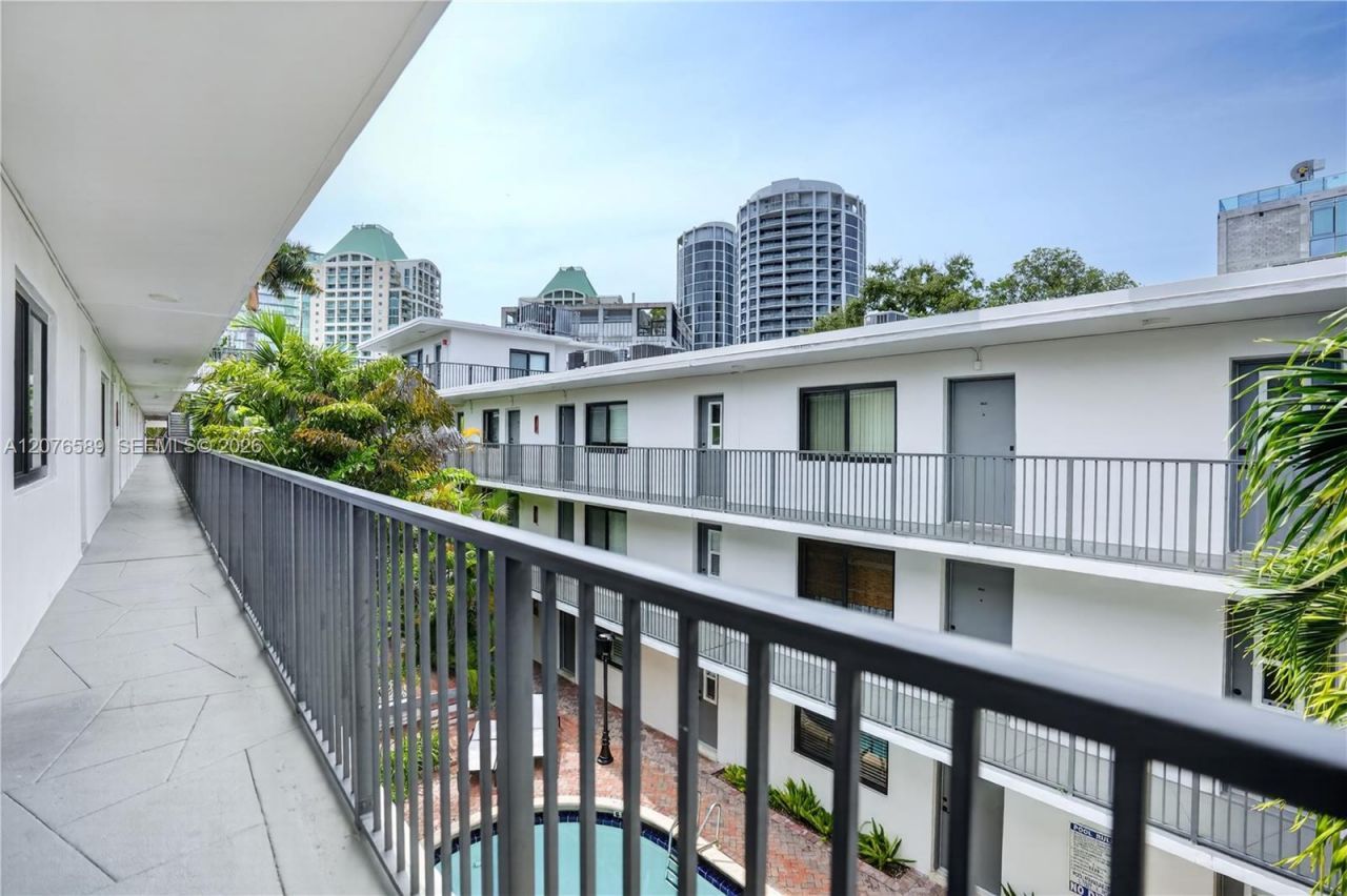 3240 Mary St, Unit S308, Miami, FL 33133 Photo