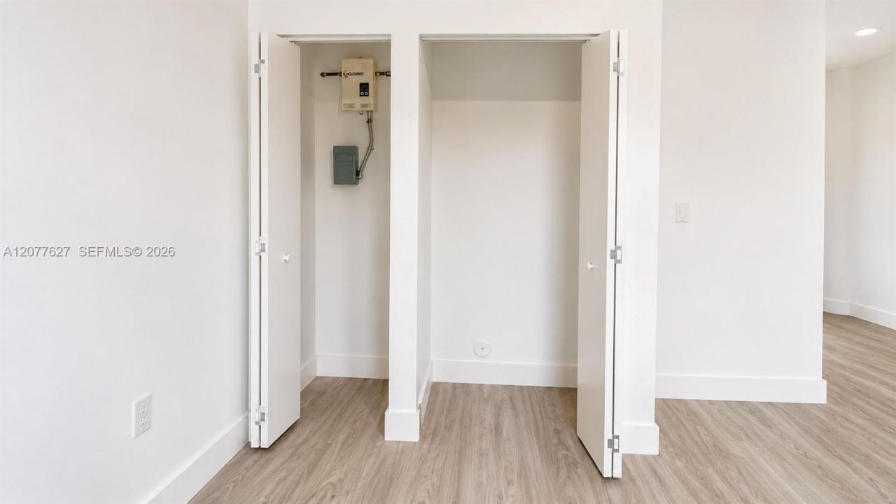 526 NW 6th St, Unit AB, Hallandale Beach, FL 33009 Photo