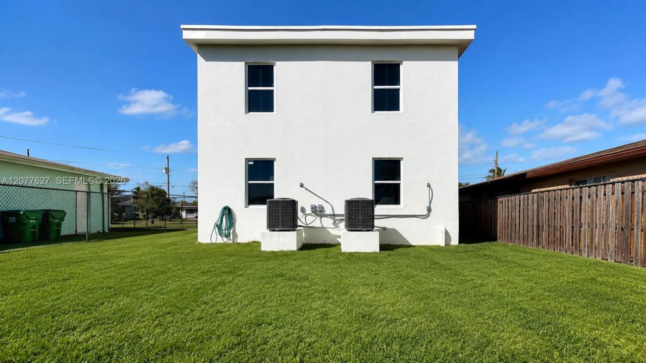 526 NW 6th St, Unit AB, Hallandale Beach, FL 33009 Photo