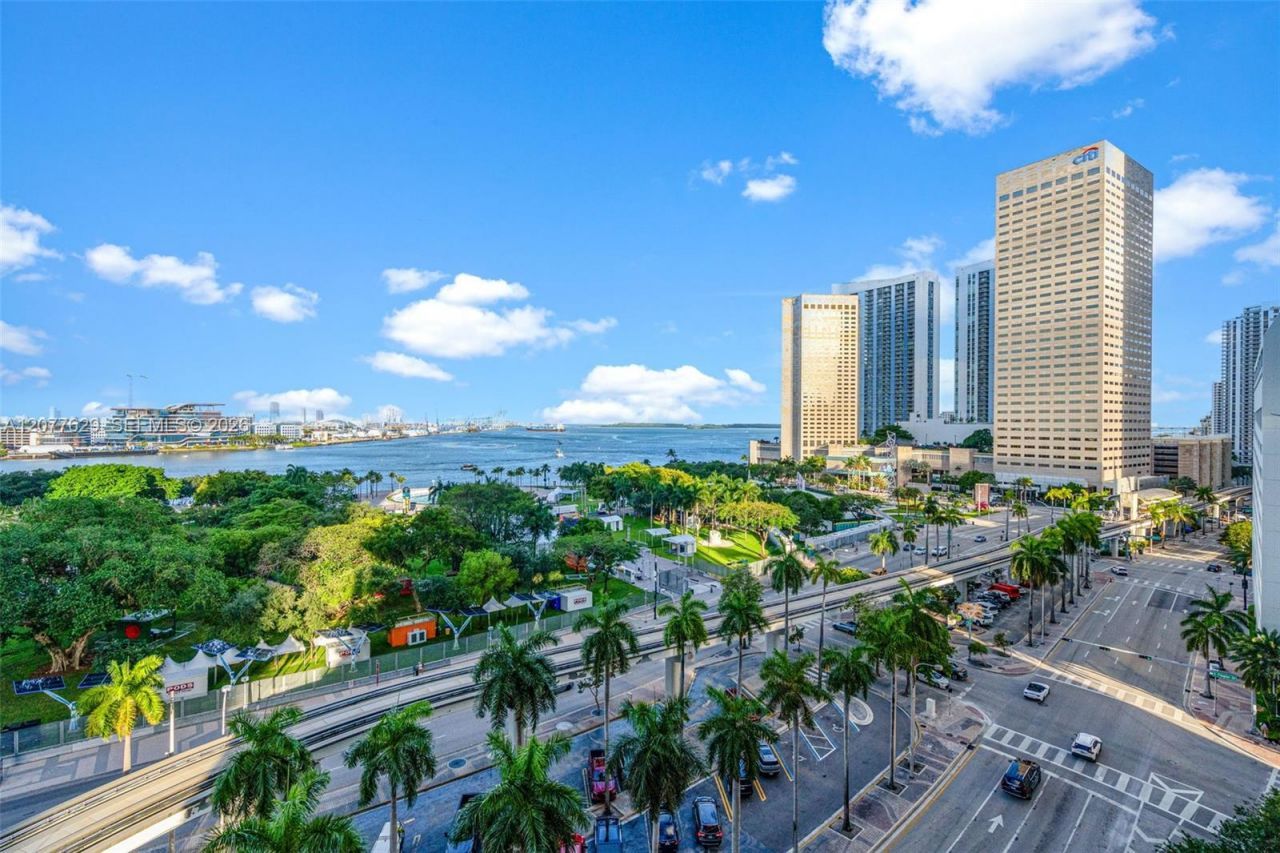 50 Biscayne Blvd, Unit 2507, Miami, FL 33132 Photo