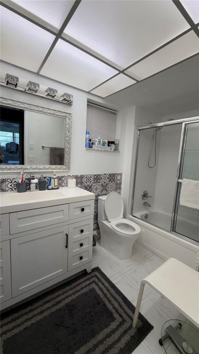 233 NE 14th Ave, Unit 205, Hallandale Beach, FL 33009 Photo