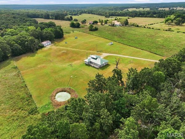 12598 Bell Road, Roby, MO 65557