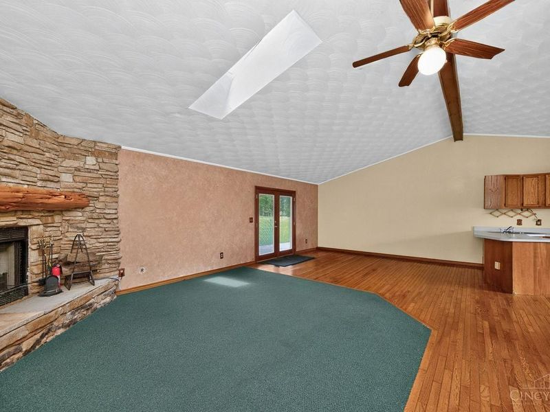 616 Lorelei Drive, Perry Township, OH 45118 Photo 9