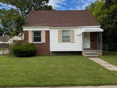 22175 Boulder Avenue , Eastpointe, Mi 48021