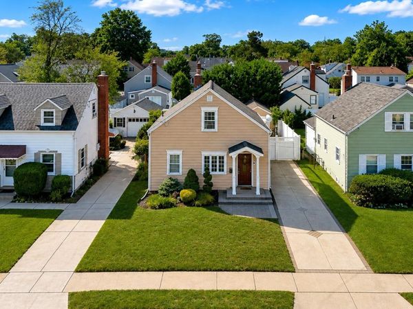 22 Shine Place , Valley Stream, NY 11581