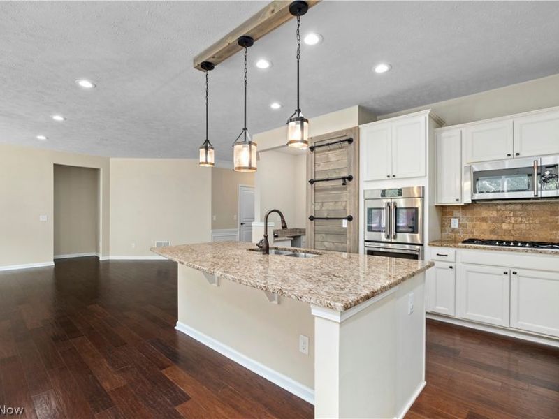 19126 Ledgestone Drive, Strongsville, OH 44149 Photo 13