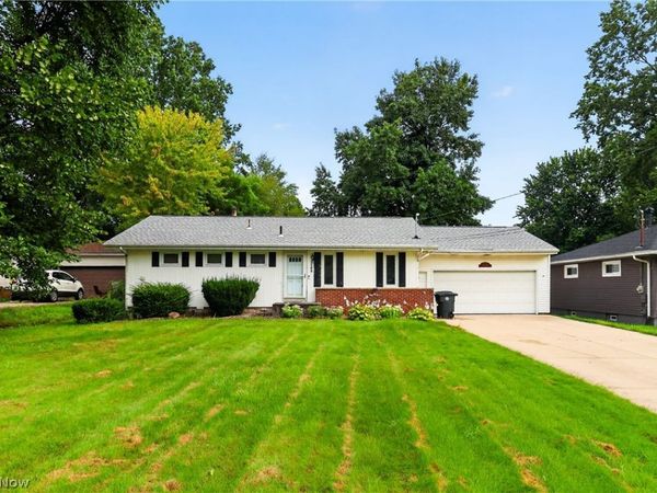 4345 Stoneybrook Drive SE, Warren, OH 44484