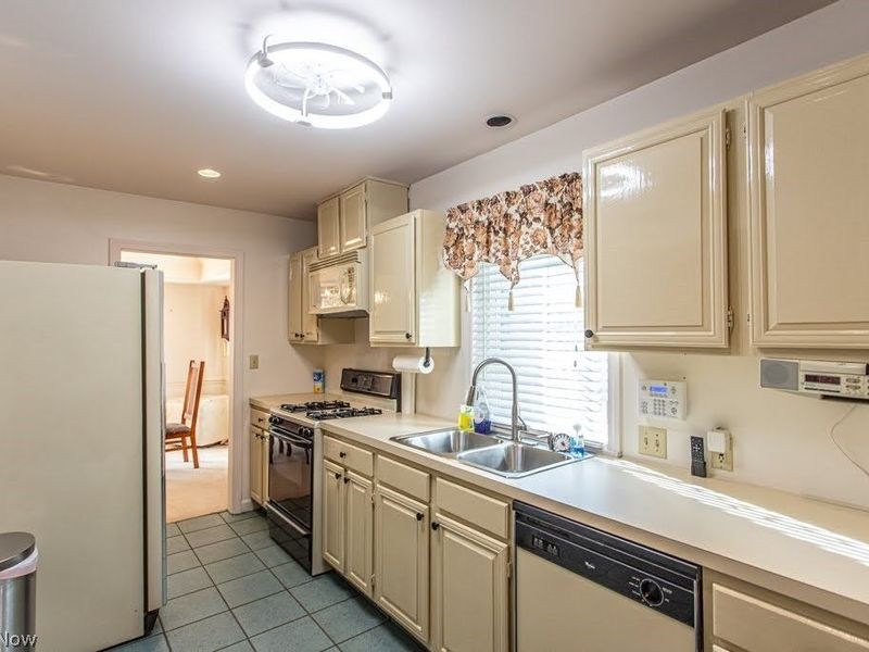4361 Devonshire Drive, Youngstown, OH 44512 Photo 14