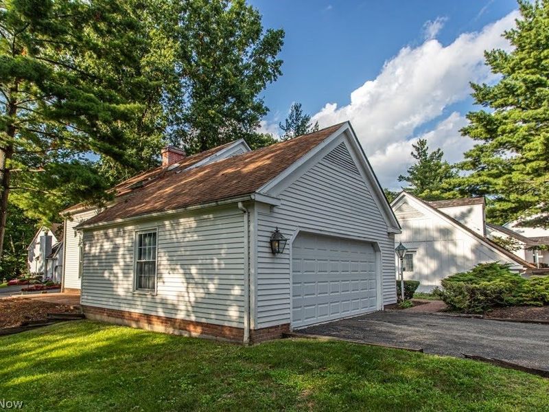 4361 Devonshire Drive, Youngstown, OH 44512 Photo 4