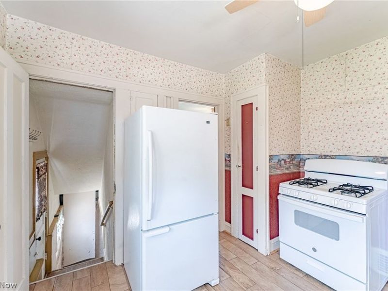 4421 Burger Avenue, Cleveland, OH 44109 Photo 10