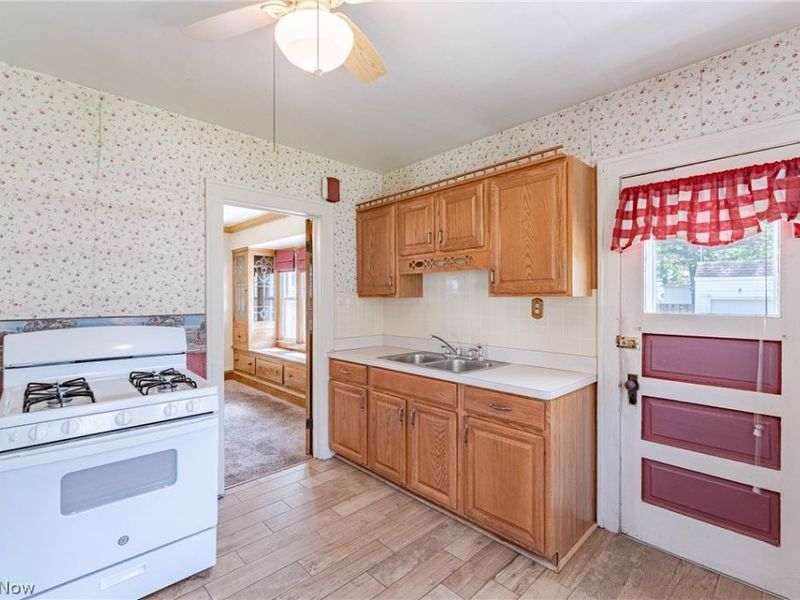 4421 Burger Avenue, Cleveland, OH 44109 Photo 11