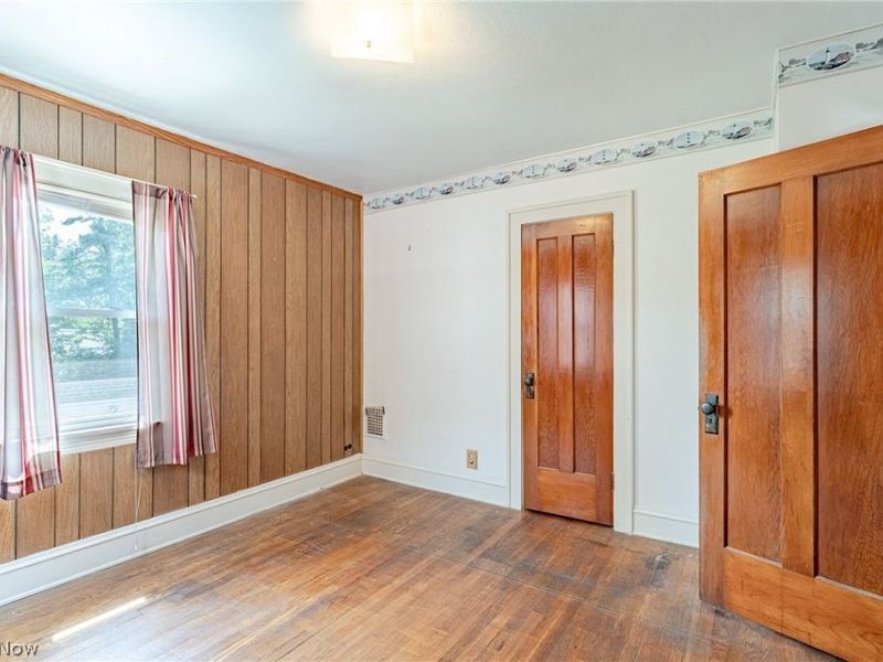 4421 Burger Avenue, Cleveland, OH 44109 Photo 18
