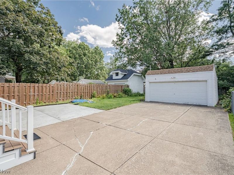 4421 Burger Avenue, Cleveland, OH 44109 Photo 21