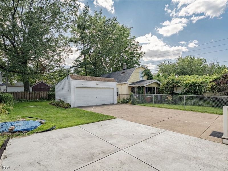 4421 Burger Avenue, Cleveland, OH 44109 Photo 22