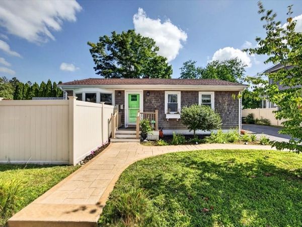 6 Pontiac St, New Bedford, MA 02745