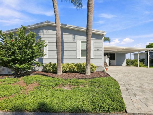 94 KING ARTHUR DRIVE , NOKOMIS, FL 34275