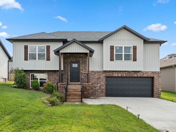 1106 S Strait Avenue , Ozark, MO 65721