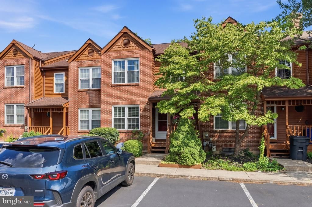 104 MULBERRY COURT, COLLEGEVILLE, PA 19426