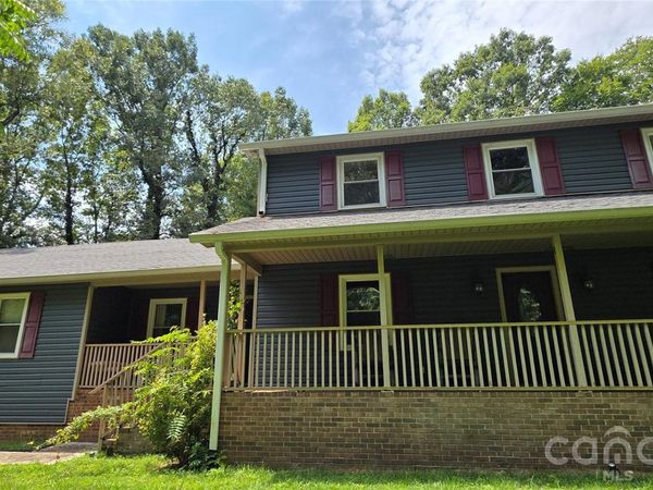 8979 Twin Lake Drive , Kernersville, NC 27284