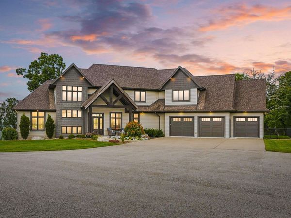 1658 Howdy Hills , Decorah, IA 52101