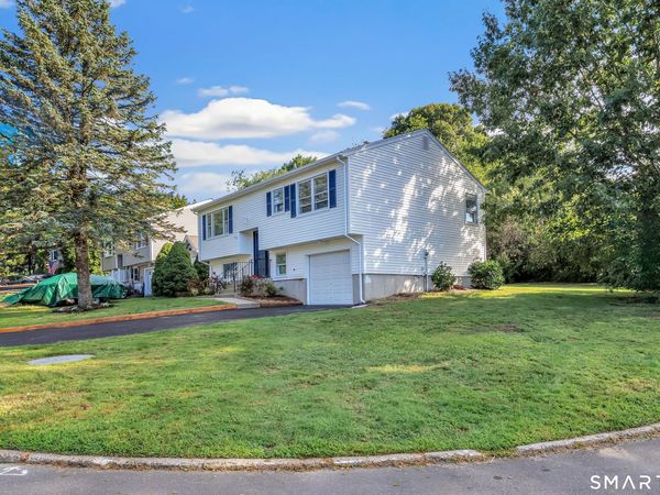 77 Meadow Lark, Naugatuck, CT 06770