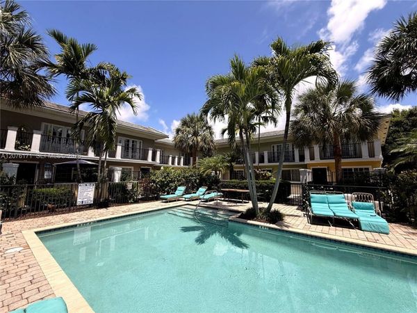 1000 Palm Trl , Unit 8, Delray Beach, FL 33483