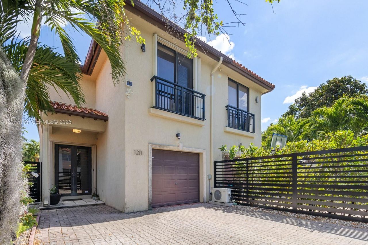 1211 SW 14th Ave, Unit 1211, Miami, FL 33135 Photo