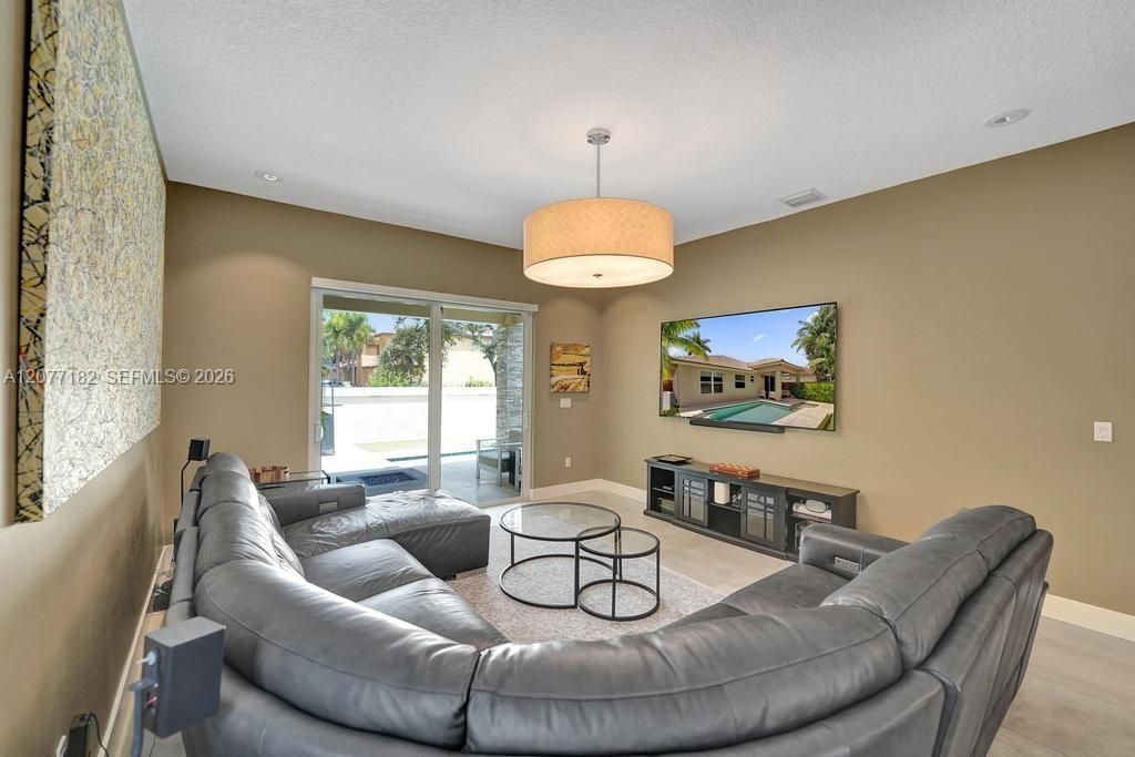 13993 N Cypress Cove Cir , Davie, FL 33325 Photo