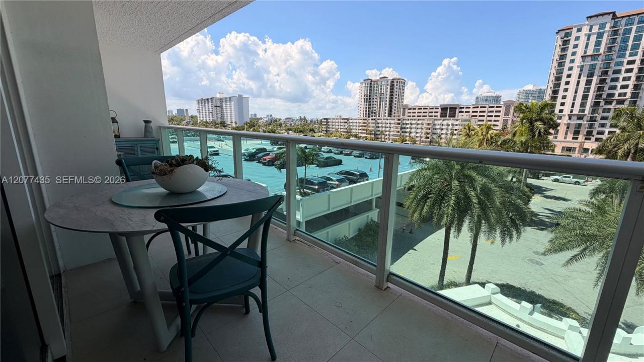 100 Bayview Dr, Unit 431, Sunny Isles Beach, FL 33160 Main Photo