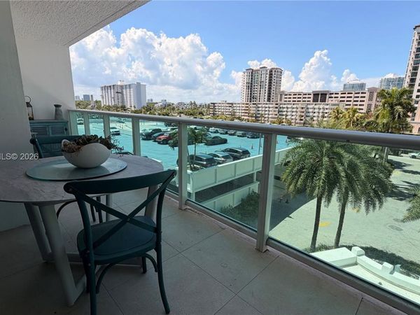 100 Bayview Dr , Unit 431, Sunny Isles Beach, FL 33160