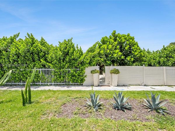 12230 NW 22nd Ct , Miami, FL 33167