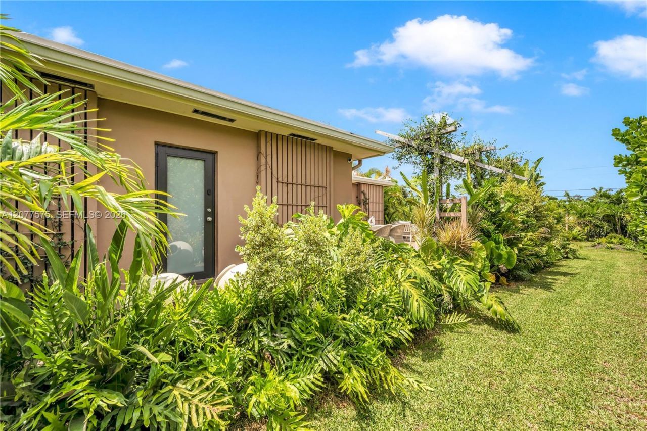 12230 NW 22nd Ct, Miami, FL 33167 Photo