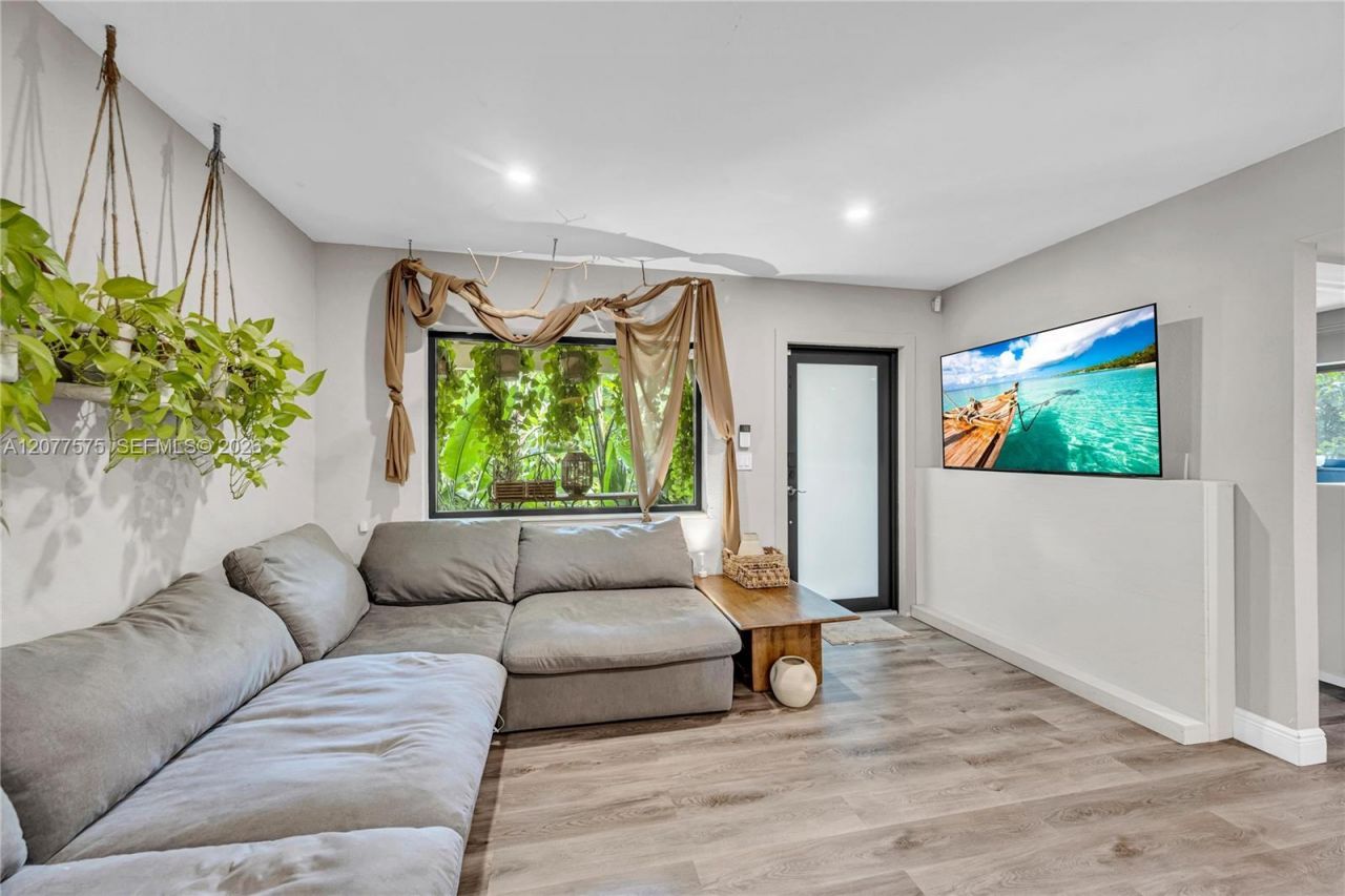 12230 NW 22nd Ct, Miami, FL 33167 Photo