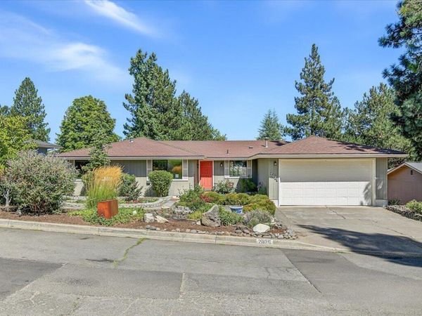 2025 Green Meadows Way, Ashland, OR 97520