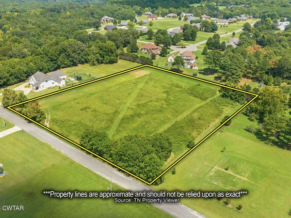 000 Deerhaven Drive , Lexington, TN 38351