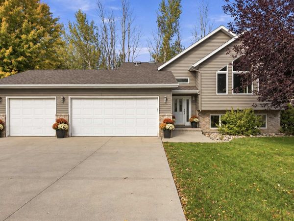 2617 38 1/2 Avenue S, Fargo, ND 58104