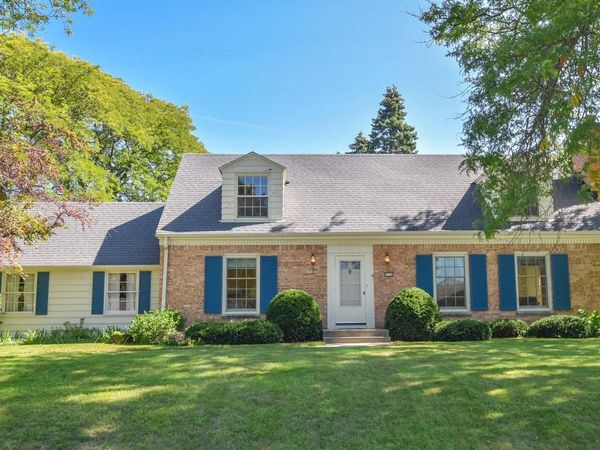 7758 N Berwyn AVENUE, Glendale, WI 53209